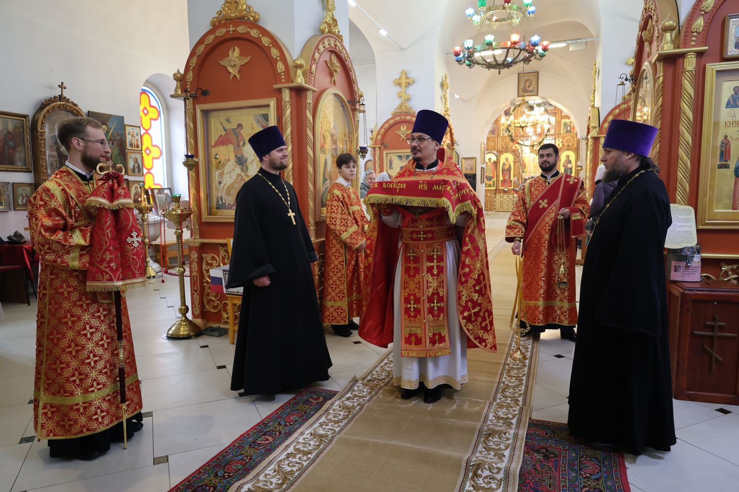 В Пятницу Светлой седмицы, в день празднования иконы Божией Матери «Живоносный Источник», в Казанском храме города Борисоглебска была совершена Божественная литургия.